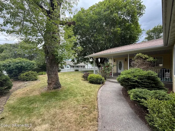 6344 N Colfax St, Dalton Gardens, ID 83815