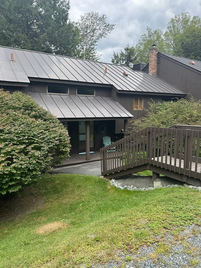 Short Term- 2 bedroom condo in Quechee- Fully Furnished — Photo 1