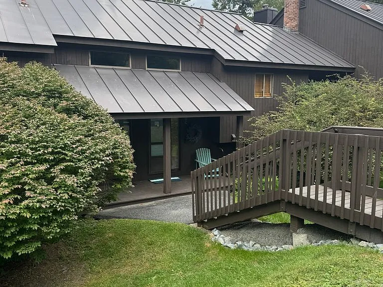 383 Old Quechee Rd #8C — Photo 1