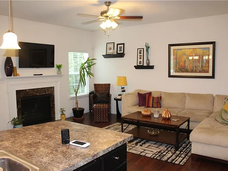 2636 Grover Crossing Way — Photo 8