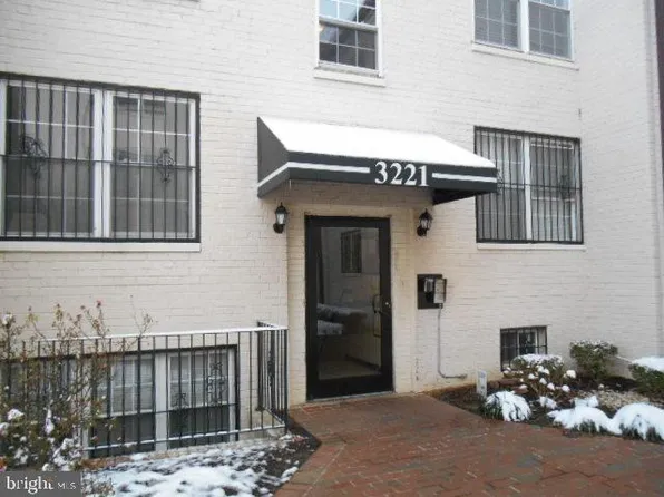 3221 8th St SE APT 8, Washington, DC 20032