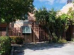 1140 Windward Dr, Pembroke Pines, FL 33026