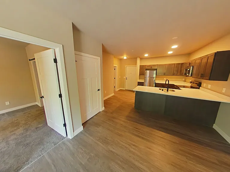 Beaverbrook Apartments — Photo 24