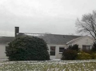 320 Nebraska Dr, New Kensington, PA 15068