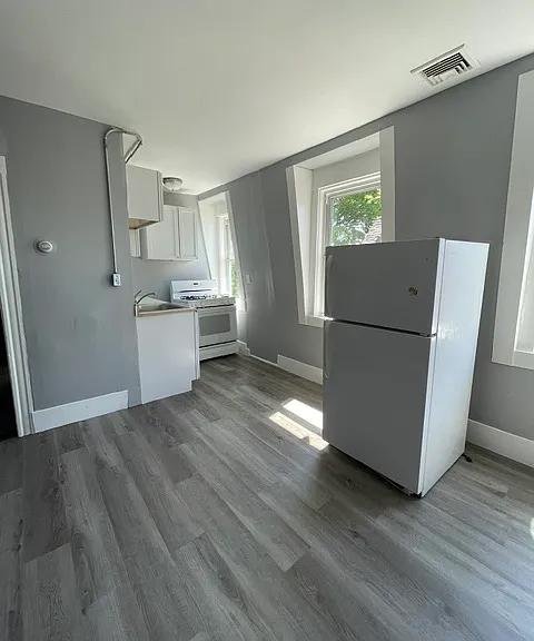51-53 Bellevue Ave #3R — Photo 3