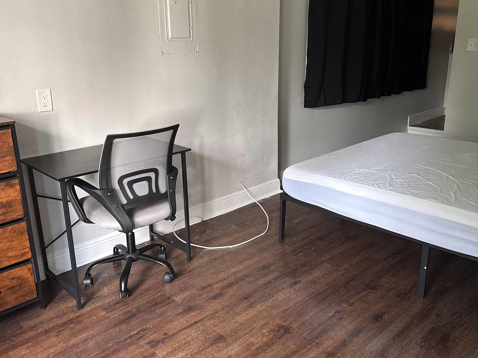 4 bed, 3.0 bath, 1400 sqft, $1,299 — Photo 3