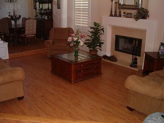 Formal living w/Fireplace