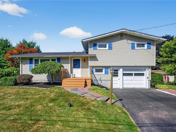 201 Peterson Dr, Camillus, NY 13031