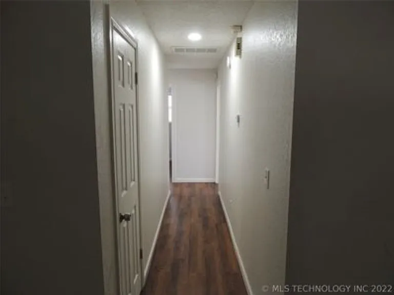 2516 W Richmond St — Photo 15
