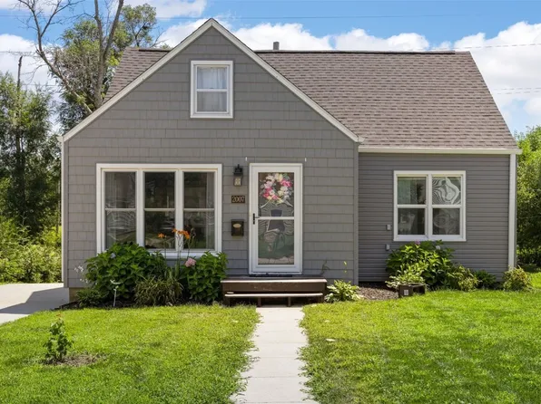 2007 Franklin Ave NE, Cedar Rapids, IA 52402