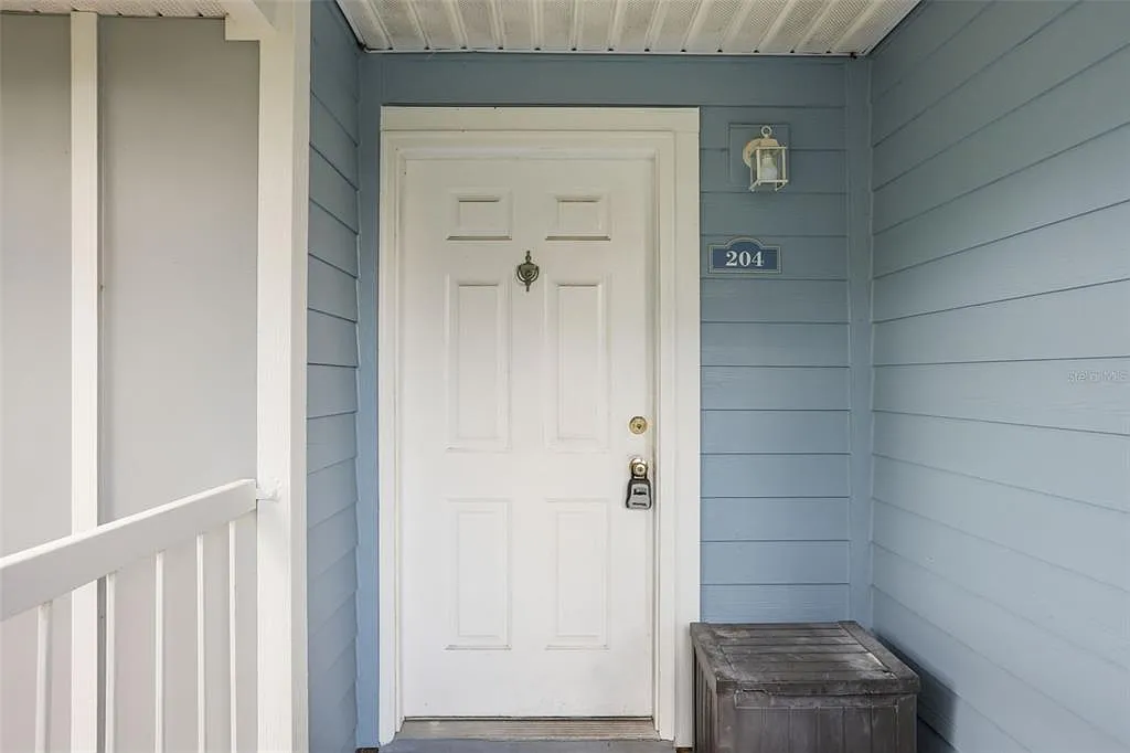 2 bed, 2.0 bath, 947 sqft, $1,600 — Photo 2