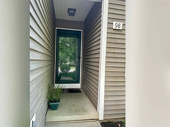 4th image of 98 Harvard Rd
