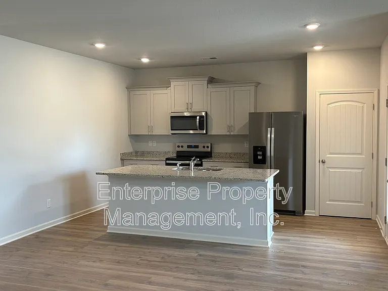 265 Kipling Dr — Photo 2