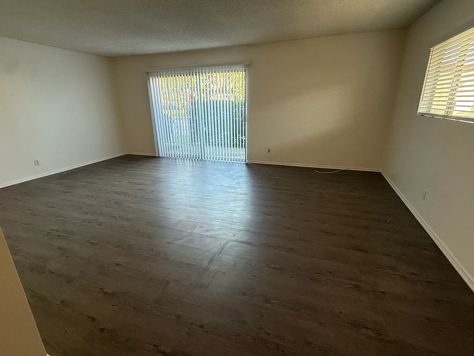 1 bed, 1000 sqft, $2,425 — Photo 2