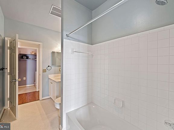 4th image of 6491 Cheyenne Dr Unit 303