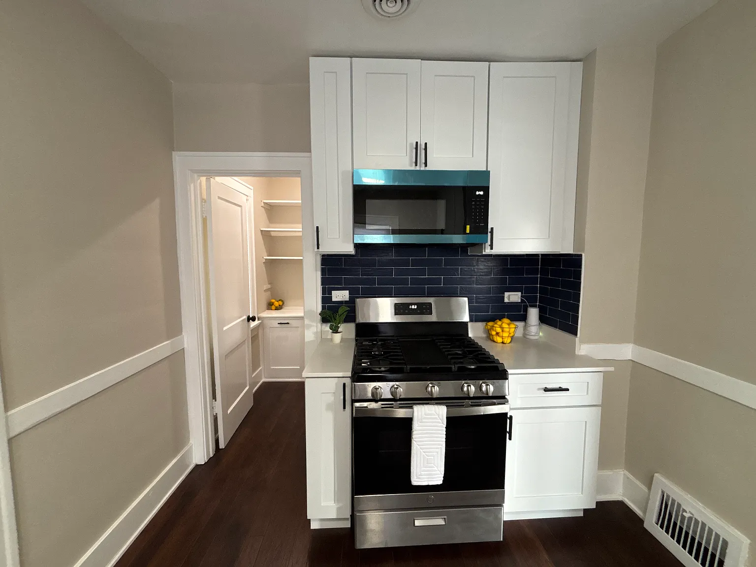 2 bed, 768 sqft, $1,950 — Photo 4