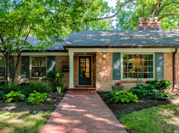33W420 Shagbark Ln, Wayne, IL 60184