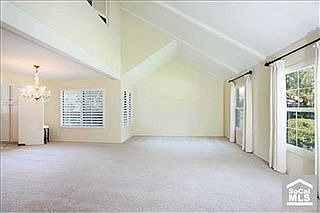 1st image of 371 S Yorkshire Cir