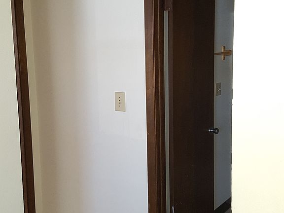 3rd image of 2927 Grinnell Ct APT 1