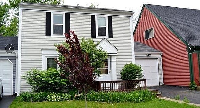 1st image of 3S210 Birchwood Dr