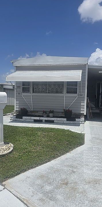 1st image of 203 Heron Rd