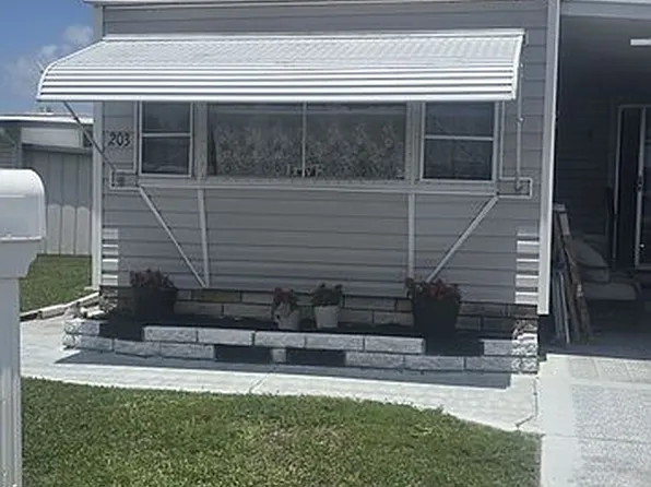 203 Heron Rd, Clearwater, FL 33764