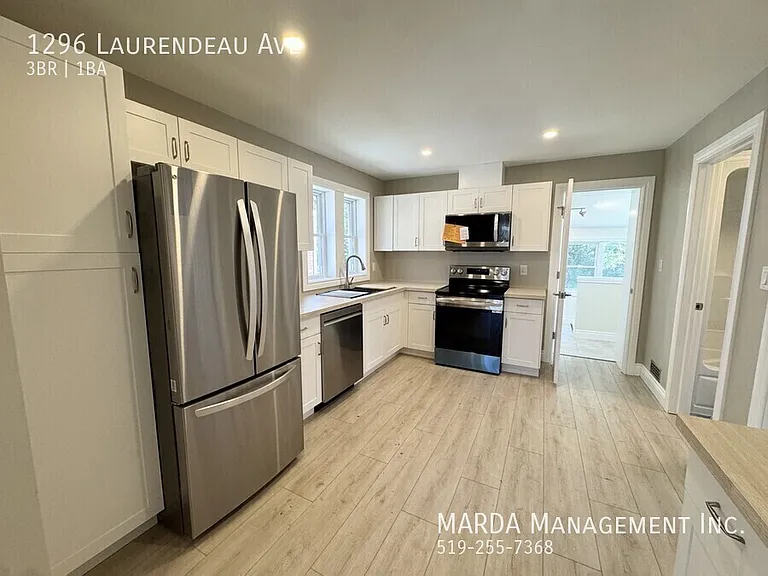 1296 Laurendeau Ave — Photo 11