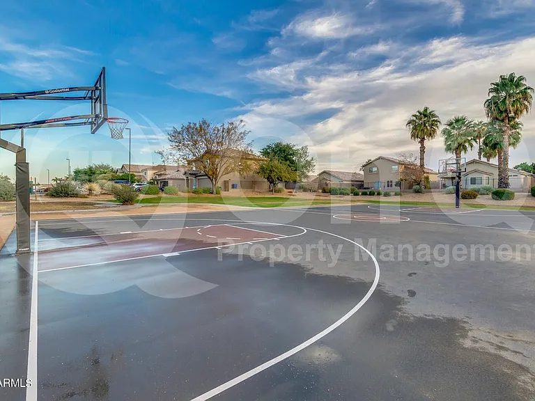 2764 E Highland Ct — Photo 22