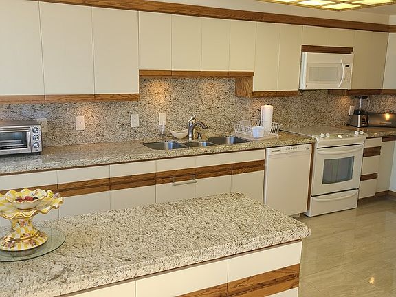 5th image of 334 Padre Blvd #901