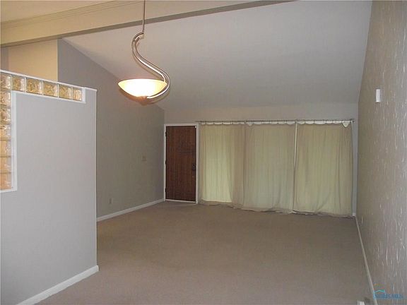 4th image of 3443 W Lincolnshire Blvd