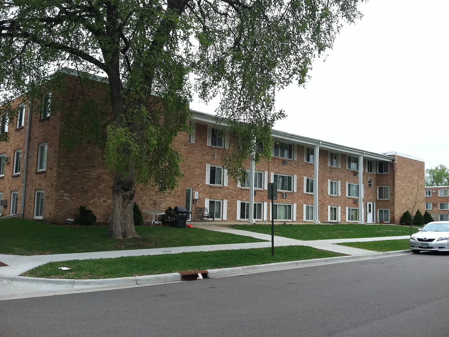 Country View Apartments — Photo 1
