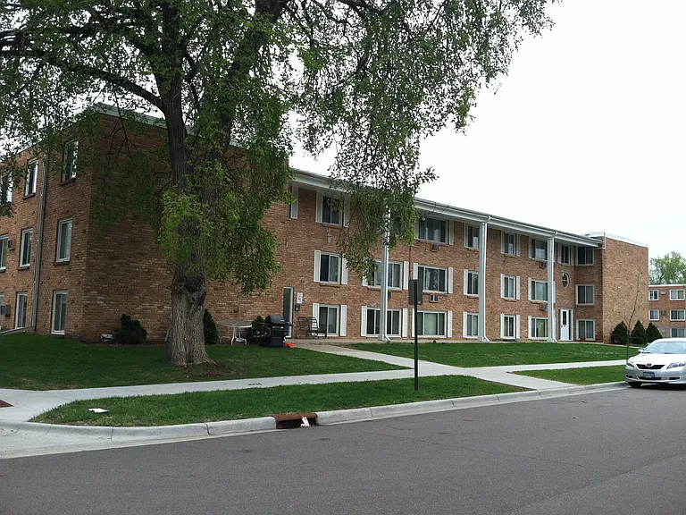 Country View Apartments — Photo 1