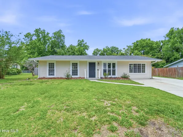 130 Tanglewood Drive, Jacksonville, NC 28540