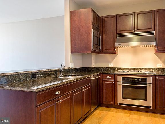 4th image of 440 S Broad St Unit 2503