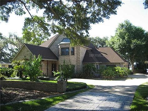 1st image of 1075 W Lakeshore Dr