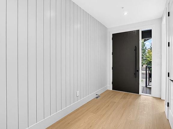2nd image of 21747 River Rd #2