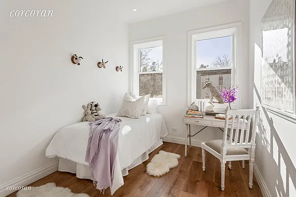 Sold by Corcoran | media 27