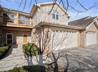 17784 W Jacobs Dr, New Berlin, WI 53146