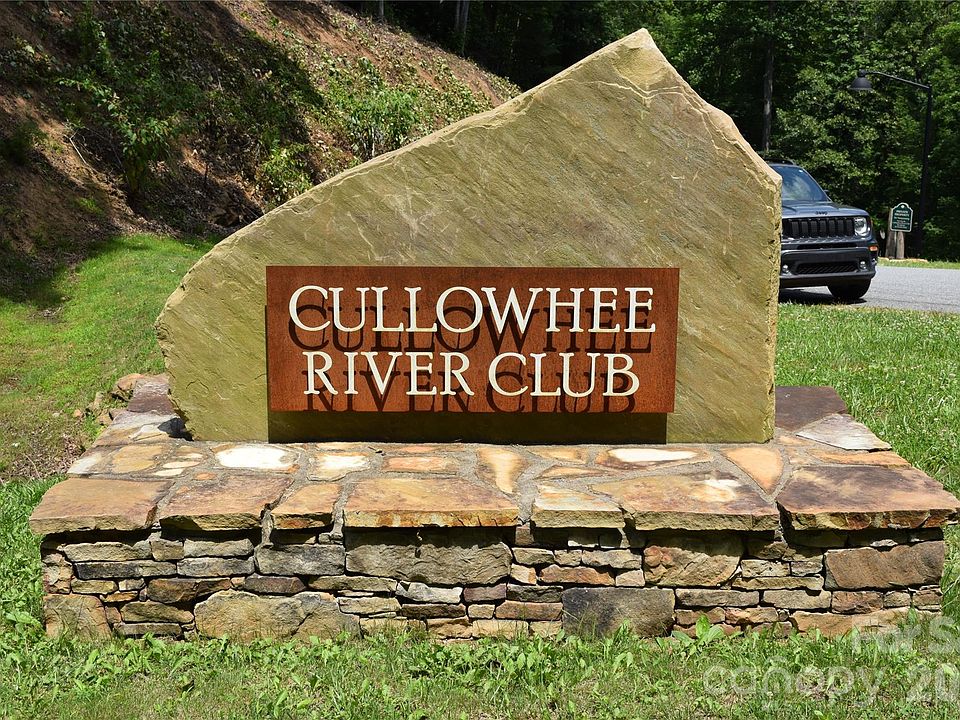 1st image of 22 River Club Dr