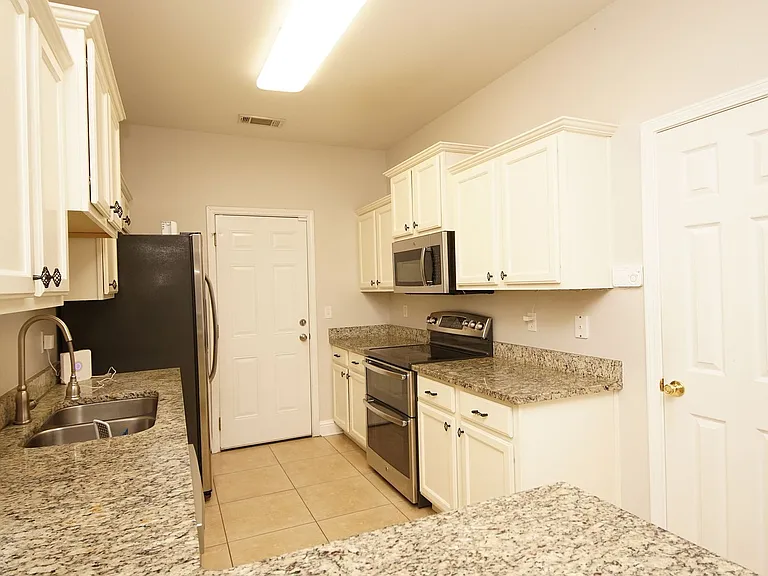 125 Farrah Ave — Photo 12