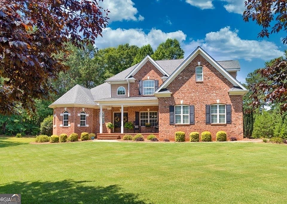 1st image of 702 White Oak Trl