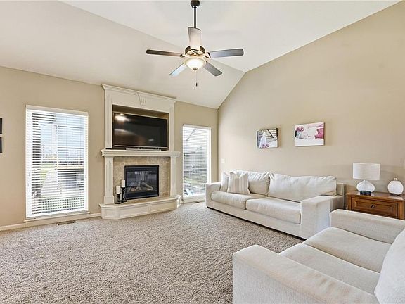 5th image of 10818 N Oakland Ave