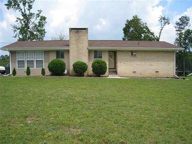 1st image of 2410 Ashwood Dr SE