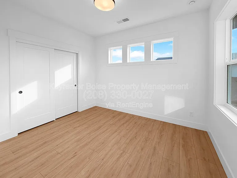 891 N Gracie Ave — Photo 8