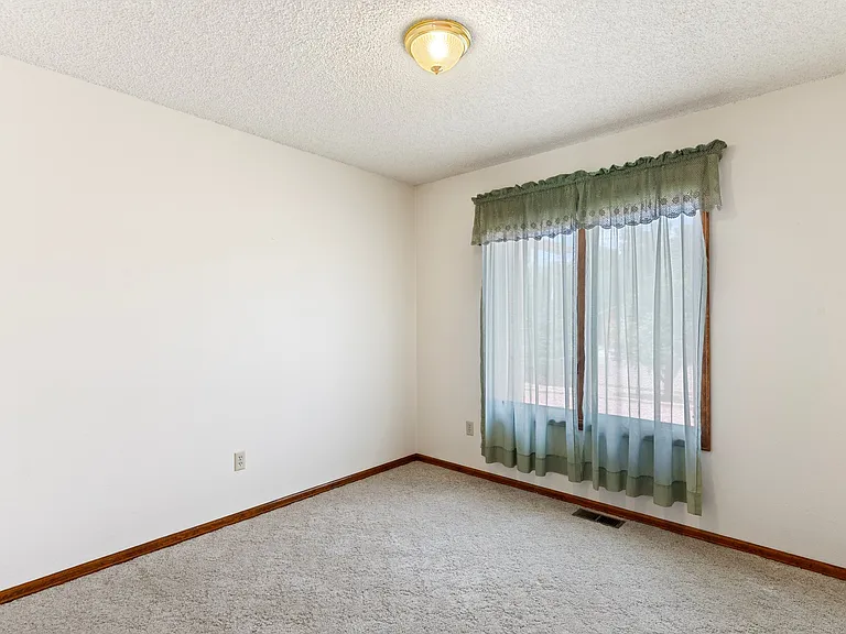 405 Union Pl — Photo 28