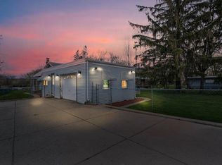 6001 Nippersink Dr, Spring Grove, IL 60081