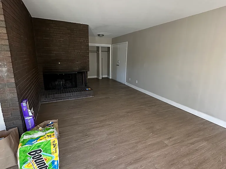 Laguna Pl — Photo 3