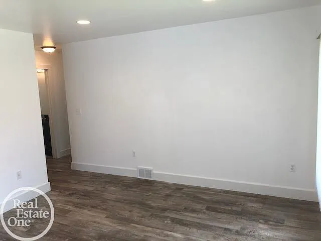 50799 Holt St — Photo 7