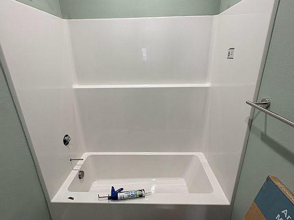 3rd image of 1047 Bewley Rd #4