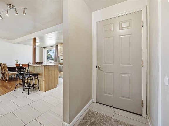 4th image of 1026 Birch Ave